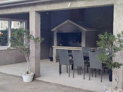 Apartment Three bedroom apartment with terrace and sea view Povlja, Brač A-16792-a - Outdoor photo 11