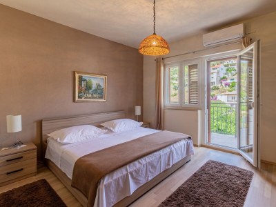 Apartment Three bedroom apartment with terrace and sea view Povlja, Brač A-16792-a - Outdoor photo 20