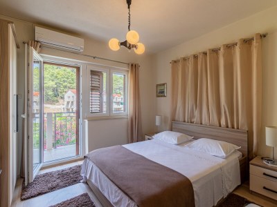 Apartment Three bedroom apartment with terrace and sea view Povlja, Brač A-16792-a - Outdoor photo 23