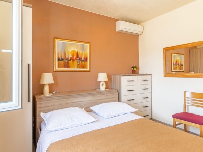 Apartment Three bedroom apartment with terrace and sea view Povlja, Brač A-16792-a - Outdoor photo 26