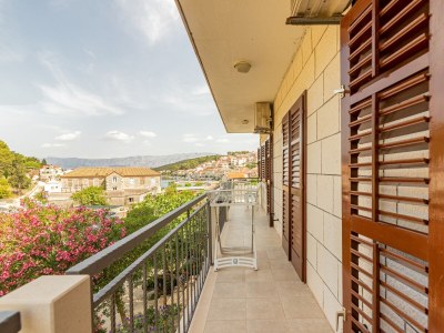 Apartment Three bedroom apartment with terrace and sea view Povlja, Brač A-16792-a - Outdoor photo 37