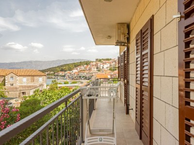 Apartment Three bedroom apartment with terrace and sea view Povlja, Brač A-16792-a - Outdoor photo 38