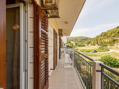 Apartment Three bedroom apartment with terrace and sea view Povlja, Brač A-16792-a - Outdoor photo 39