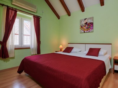 Holiday room with air-conditioning Trogir S-16844-a - Outdoor photo 8