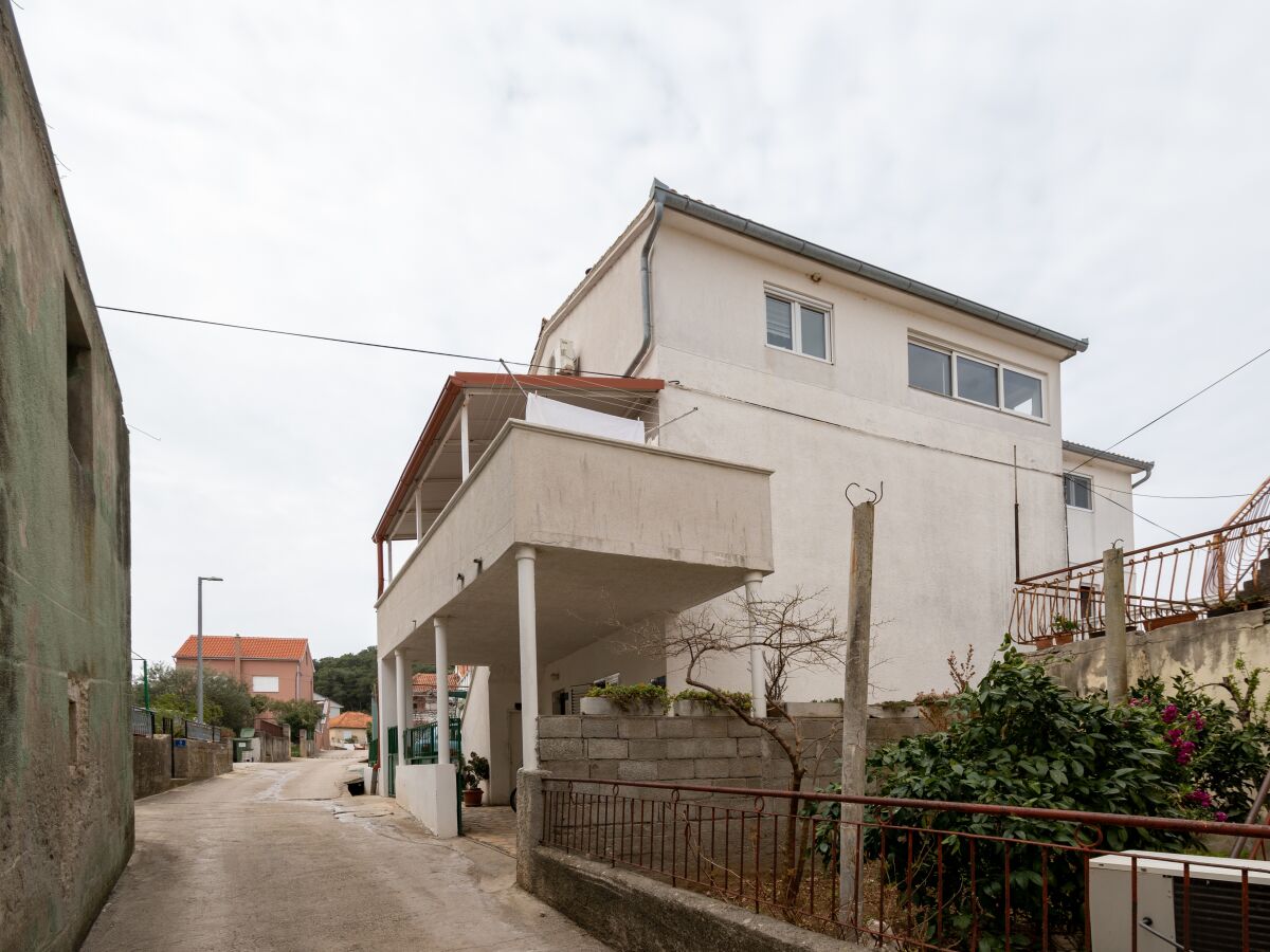 Apartment One bedroom apartment with terrace and sea view Tkon, Pašman A-17360-c - Outdoor photo 4