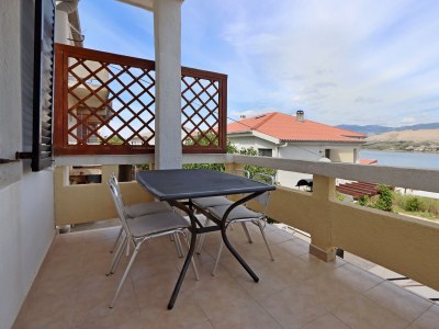Apartment Two bedroom apartment with terrace and sea view Pag A-18345-b in Pag - Apartment