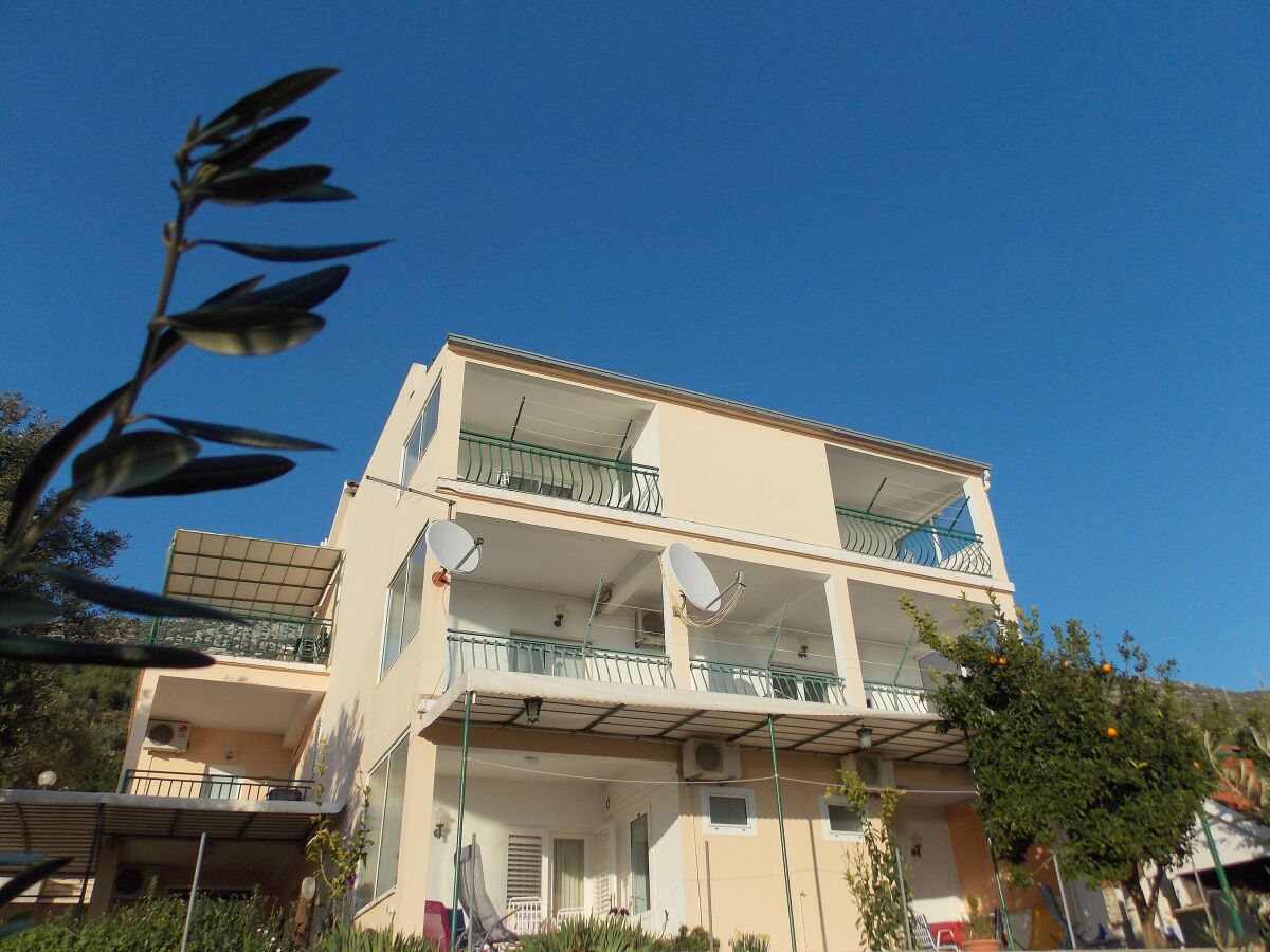 Apartment Studio flat with terrace and sea view Mokalo, Pelješac AS-18395-d