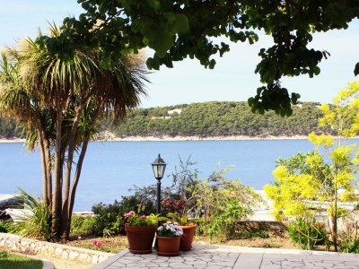 Apartment Two bedroom apartment near beach Barbat, Rab A-18462-a - Outdoor photo 4