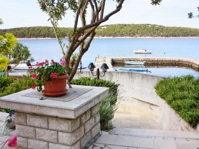 Apartment Two bedroom apartment near beach Barbat, Rab A-18462-a - Outdoor photo 6