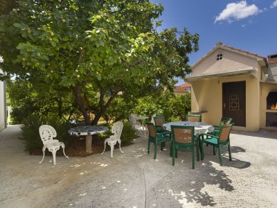 Apartment One bedroom apartment with terrace and sea view Poljica, Trogir A-19054-a - Outdoor photo 6