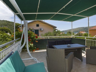 Apartment One bedroom apartment with terrace and sea view Poljica, Trogir A-19054-a - Outdoor photo 16