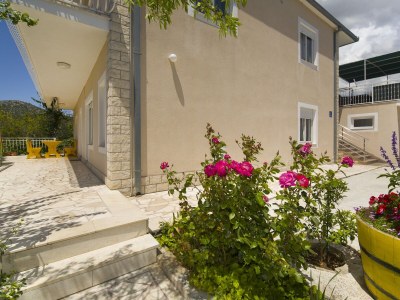 Apartment Two bedroom apartment with balcony and sea view Poljica, Trogir A-19054-b - Outdoor photo 6