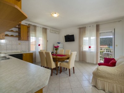 Apartment Two bedroom apartment with balcony and sea view Poljica, Trogir A-19054-b - Outdoor photo 8