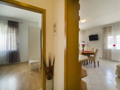 Apartment Two bedroom apartment with balcony and sea view Poljica, Trogir A-19054-b - Outdoor photo 21