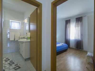 Apartment Two bedroom apartment with balcony and sea view Poljica, Trogir A-19054-b - Outdoor photo 22