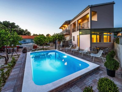 Holiday house Four-bedroom house with balcony and sea view Ražanj, Rogoznica K-19735 - Outdoor photo 2