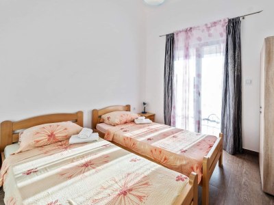 Holiday house Four-bedroom house with balcony and sea view Ražanj, Rogoznica K-19735 - Outdoor photo 11