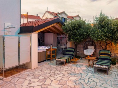 Holiday house Four-bedroom house with terrace and sea view Mravince, Split K-19827 - Outdoor photo 10