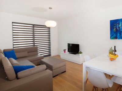 Apartment Two bedroom apartment with balcony Makarska A-19145-a - Outdoor photo 3