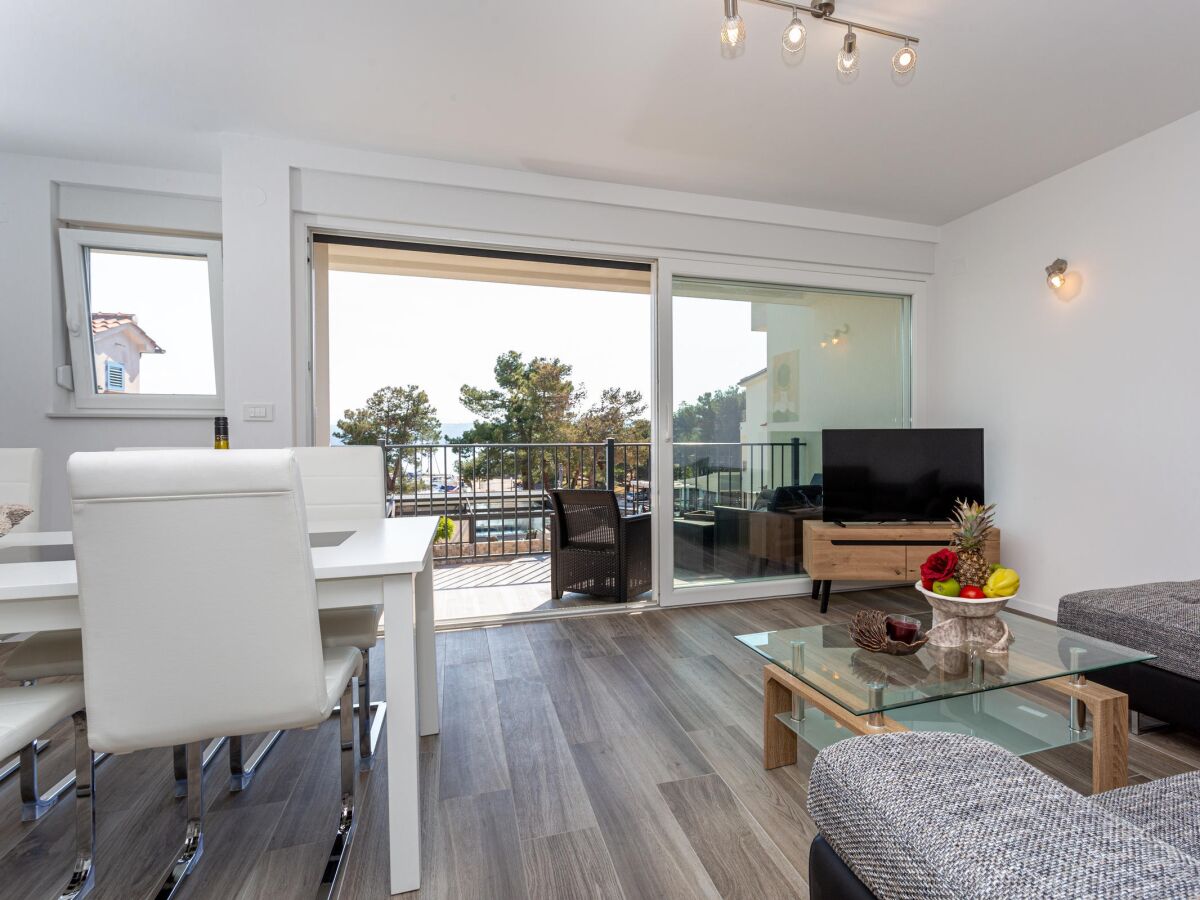 Apartment Two bedroom apartment with terrace and sea view Porat, Krk A-19349-a - Outdoor photo 5