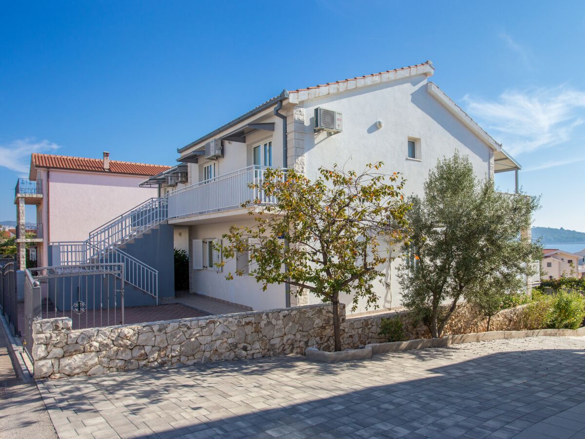 Apartment Three bedroom apartment with terrace and sea view Rogoznica A-20142-a - Outdoor photo 4