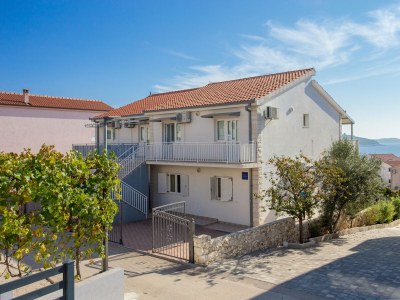 Apartment Three bedroom apartment with terrace and sea view Rogoznica A-20142-a - Outdoor photo 2