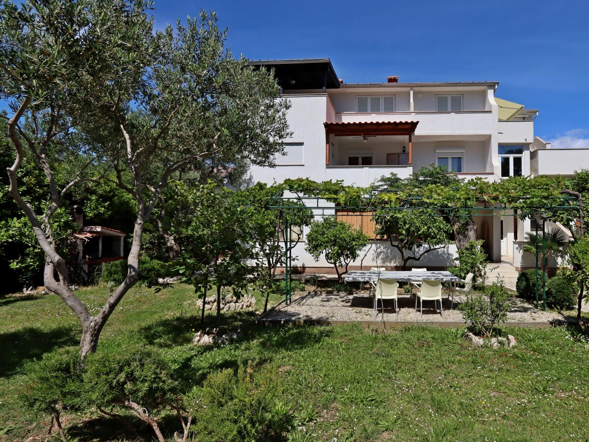 Apartment Two bedroom apartment with terrace and sea view Rab A-20222-c - Outdoor photo 5