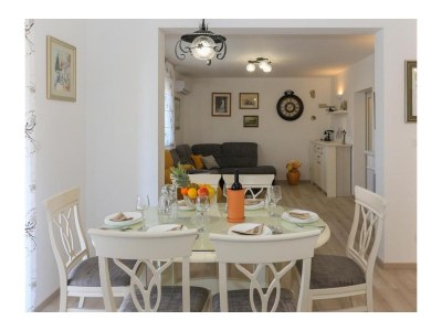 Apartment Three bedroom apartment with balcony and sea view Kaštel Gomilica, Kaštela A-20245-a - Outdoor photo 12