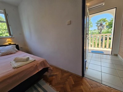 Apartment One bedroom apartment with terrace and sea view Malinska, Krk A-20367-a - Outdoor photo 9