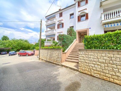 Apartment Two bedroom apartment with terrace and sea view Malinska, Krk A-19280-a - Outdoor photo 2