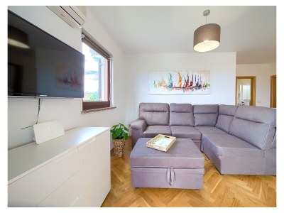 Apartment Two bedroom apartment with terrace and sea view Malinska, Krk A-19280-a - Outdoor photo 7