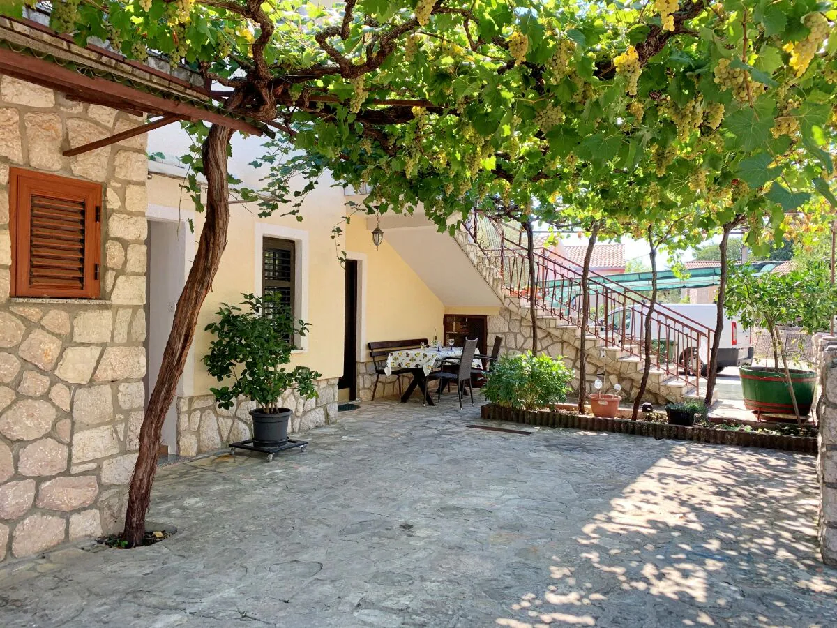 Apartment One bedroom apartment with balcony and sea view Čižići, Krk A-19214-b - Outdoor photo 3