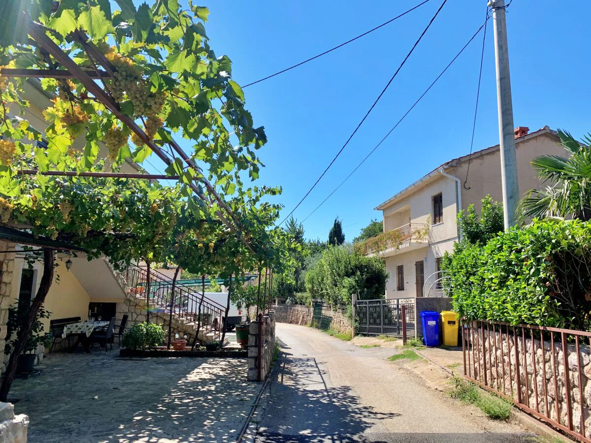 Apartment One bedroom apartment with balcony and sea view Čižići, Krk A-19214-b - Outdoor photo 4