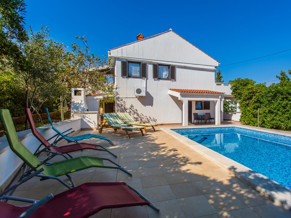 Apartment One bedroom apartment with terrace Šilo, Krk A-18677-a - Outdoor photo 2