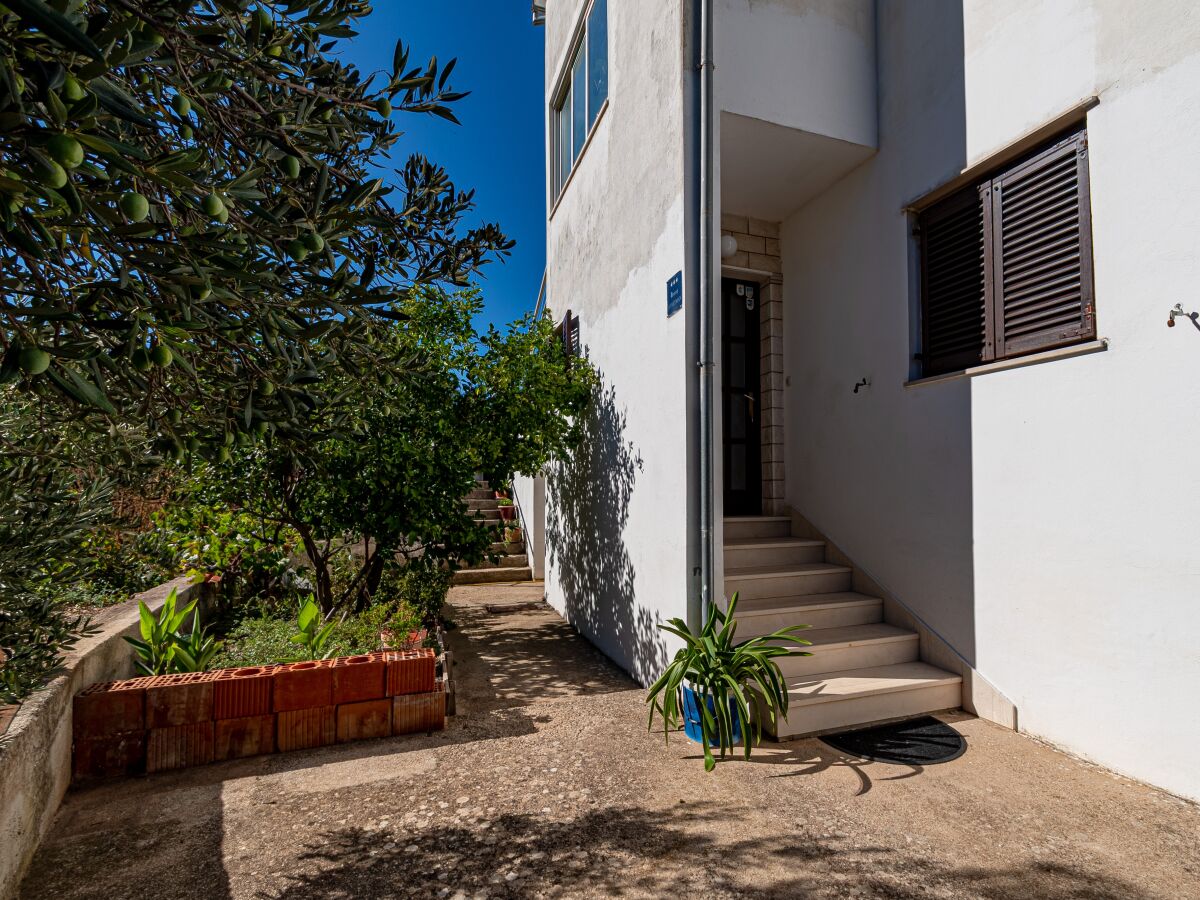 Apartment Three bedroom apartment with terrace and sea view Račišće, Korčula A-20001-a - Outdoor photo 3