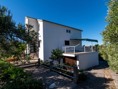 Apartment Three bedroom apartment with terrace and sea view Račišće, Korčula A-20001-a in Račišće - Apartment