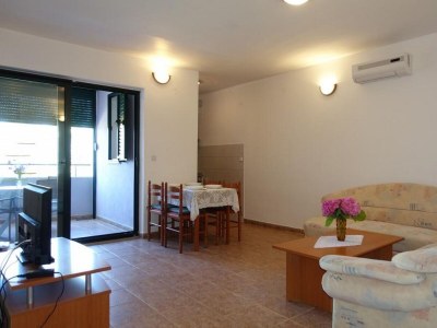 Apartment One bedroom apartment with terrace Zaton, Zadar A-20910-b - Outdoor photo 8