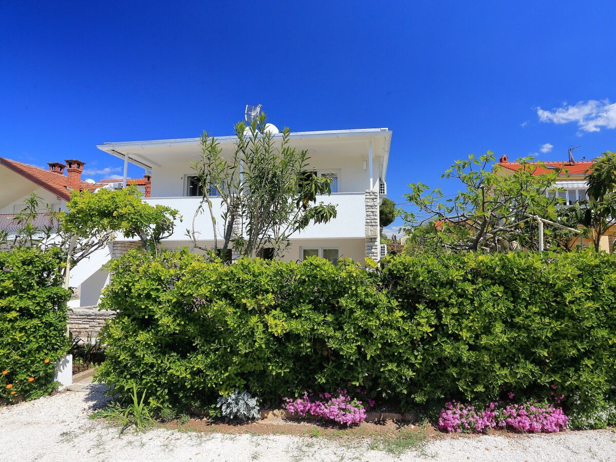 Apartment One bedroom apartment near beach Zadar - Diklo, Zadar A-21005-b - Outdoor photo 3