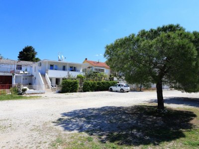 Apartment One bedroom apartment near beach Zadar - Diklo, Zadar A-21005-b - Outdoor photo 2