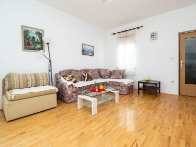 Apartment Two bedroom apartment with balcony and sea view Posedarje, Novigrad A-21123-a - Outdoor photo 13