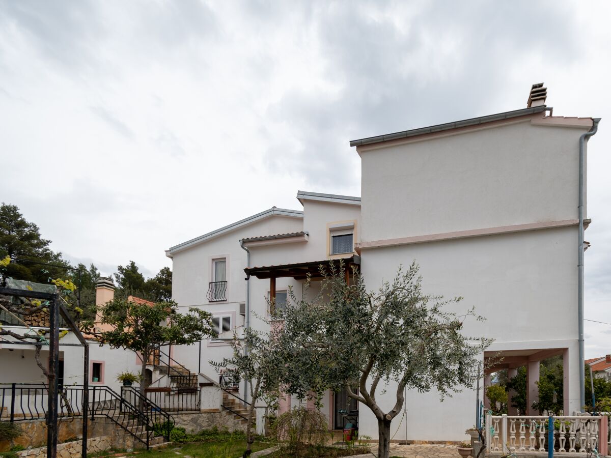 Apartment Three bedroom apartment with terrace and sea view Posedarje, Novigrad A-21123-b - Outdoor photo 4