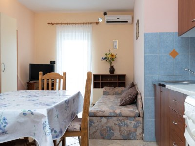 Apartment Three bedroom apartment with terrace and sea view Posedarje, Novigrad A-21123-b - Outdoor photo 14