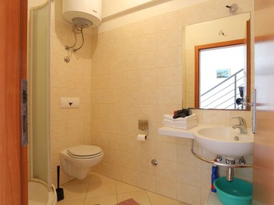 Apartment One bedroom apartment with balcony and sea view Gradac, Makarska A-21172-b - Outdoor photo 14