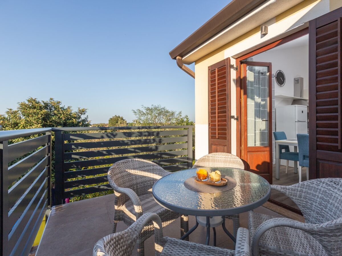 Apartment Two bedroom apartment with terrace Bašanija, Umag A-21418-b