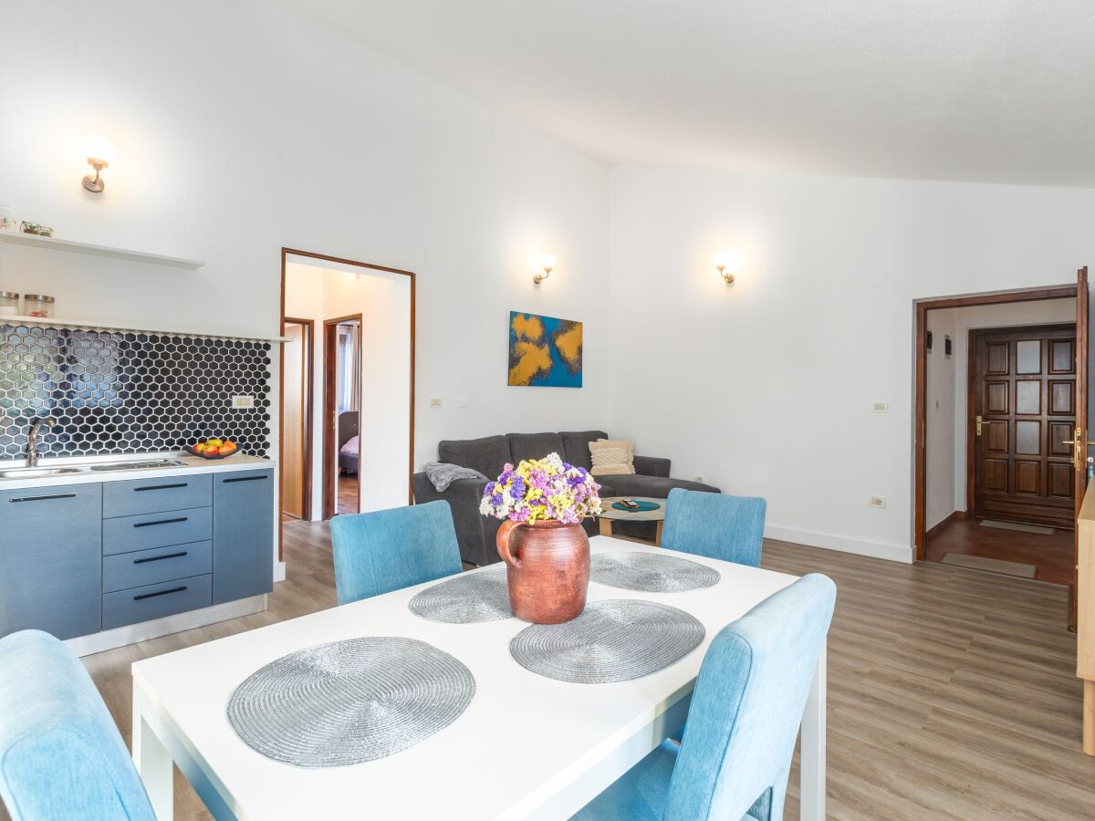 Apartment Two bedroom apartment with terrace Bašanija, Umag A-21418-b - Outdoor photo 5