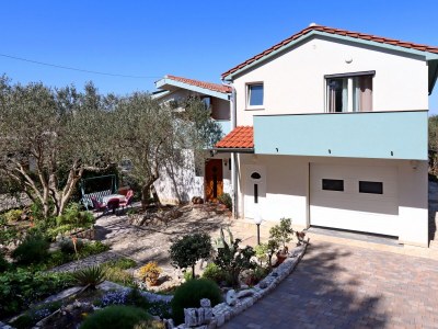 Apartment Two bedroom apartment with balcony and sea view Mundanije, Rab A-21543-a - Outdoor photo 3