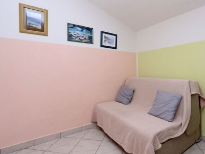 Apartment Two bedroom apartment with balcony and sea view Mundanije, Rab A-21543-a - Outdoor photo 14