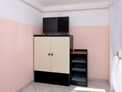 Apartment Two bedroom apartment with balcony and sea view Mundanije, Rab A-21543-a - Outdoor photo 15