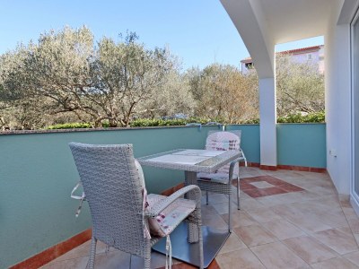 Apartment Studio flat with terrace Mundanije, Rab AS-21543-a in Rab - Apartment