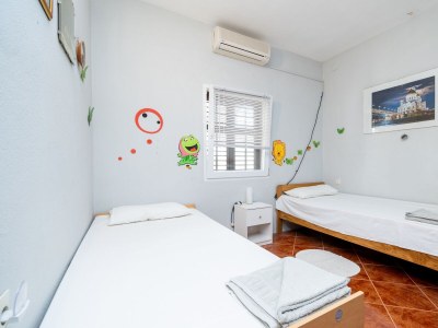 Apartment Two bedroom apartment with terrace and sea view Sveti Marko, Pag A-21654-c - Outdoor photo 17